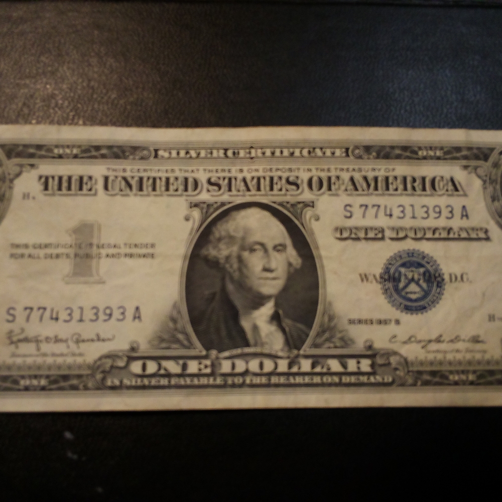 1957 B $1 DOLLAR BILL SILVER CERTIFICATE, BLUE SEAL..